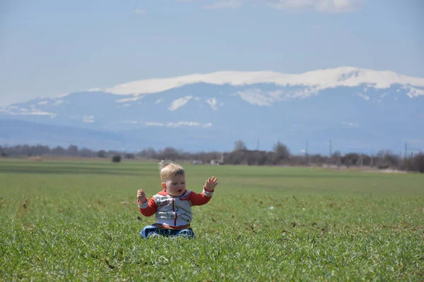 Baby Beautiful Snowy Mountains — Stock Photo, Image