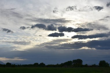 Yazın güzel manzara ve ev