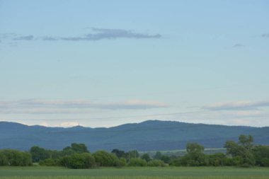 Yazın güzel manzara ve ev