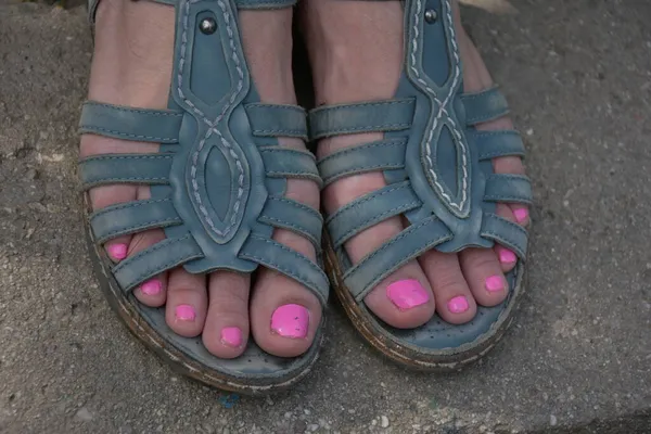 Closeup Female Feet Red Pedicure — Stockfoto