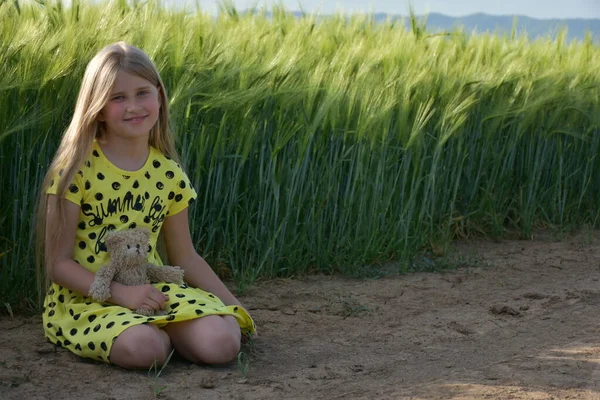 Green Wheat Field Blonde Girl — Stock Photo, Image