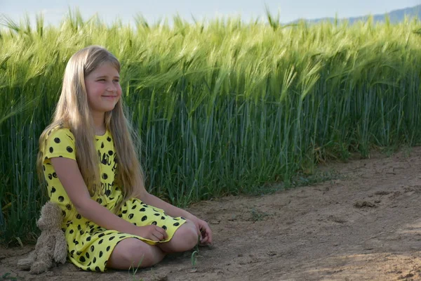 Green Wheat Field Blonde Girl — Stock Photo, Image