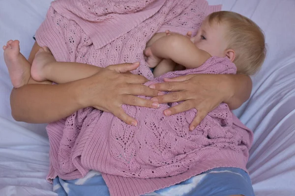 Baby Sleeping Knitted Blanket — Fotografie, imagine de stoc