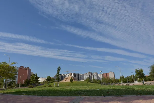 Daytime Shot City Cloudy Blue Sky Background — Foto de Stock