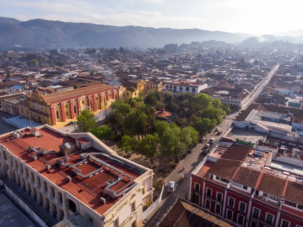 Aerial Drone shot of Central Square in San Cristobal de Las Casas in the sunny morning day — Stock Photo, Image