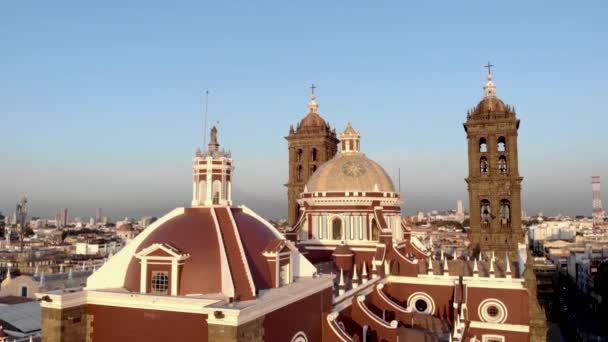 Puebla主教座堂在墨西哥萨拉戈萨市Zocalo广场向Iglesia中部发射无人驾驶飞机 — 图库视频影像