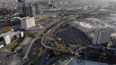 Puebla City, Puebla, Meksika 'daki Angelopolis İşletme Bölgesinin Hava Aracı Videosu