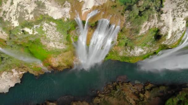 Aerial view of Beautiful Fascinating Tamul Waterfall with turquoise water in San Luis Potosi, Mexico — Vídeos de Stock