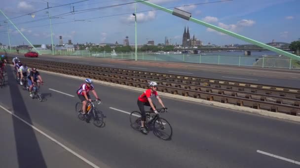 Cologne Allemagne Mai 2022 Cyclisme Sur Route Groupe Cyclistes Voiture — Video