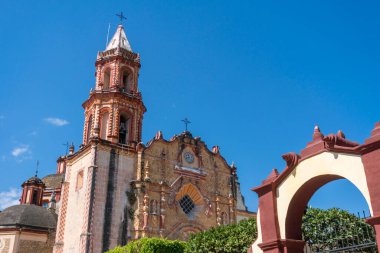 Queretaro, Jalpan de Serra 'da eski bir kilise. Meksika mı? Jalpan 'ın Koloni Fransisken Görevi.