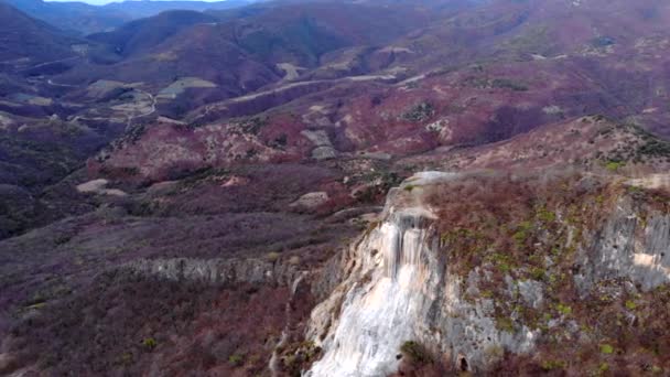 Drohnenaufnahmen Vom Natürlichen Versteinerten Wasserfall Hierve Agua Mexiko Oaxaca — Stockvideo