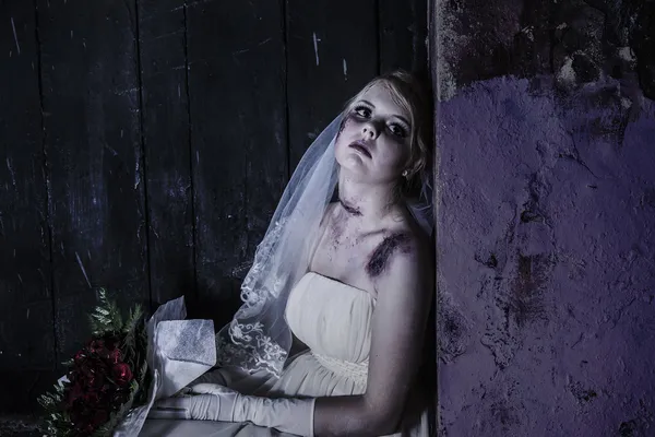 Corpse Bride with grunge wall — Stock Photo, Image