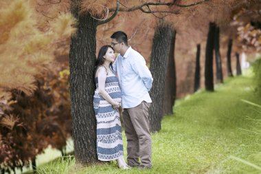 sonbahar gününde romantik koca