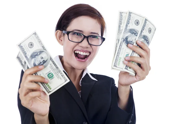 Affärskvinna håller dollarsedlar — Stockfoto