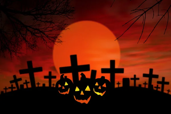 Halloween hefboom o lantaarn in spooky kerkhof — Stockfoto