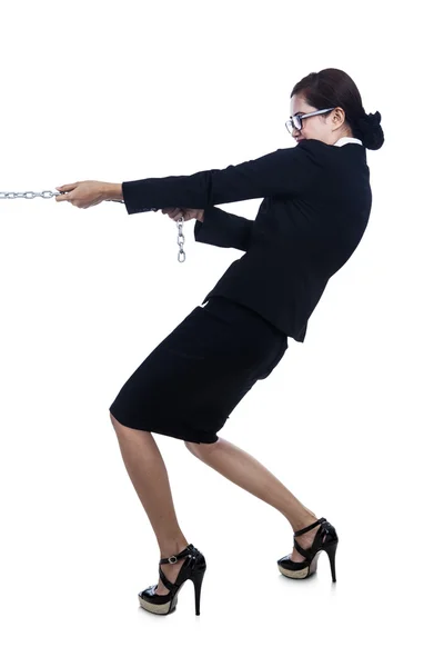 Negocios-mujer-fuerza-tirando-cadena — Foto de Stock