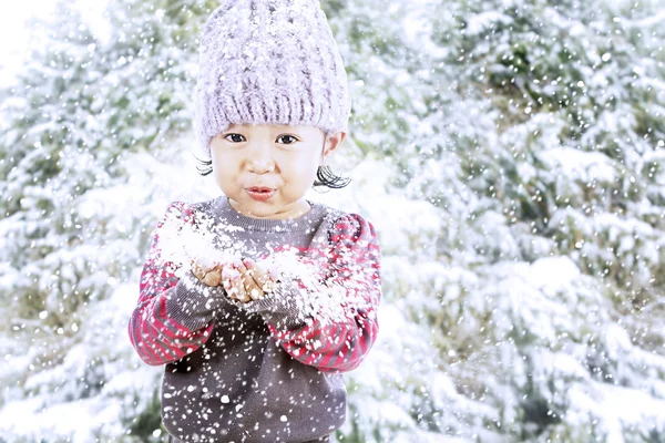 Sevimli kız Noel kutlaması — Stok fotoğraf