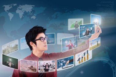 işadamı tıklayın fotoğraf dokunmatik ekranda