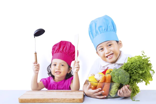 Szef kuchni dzieci gotowy do przyrządzenia — Zdjęcie stockowe