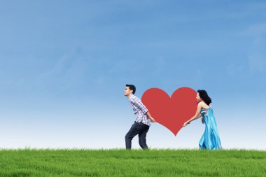 iki kalp kart yeşil alan getirin.