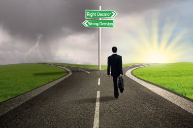 işadamı doğru karar yol seçmek