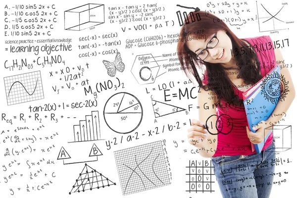 Asiatiska kvinnlig student skriva på whiteboard — Stockfoto
