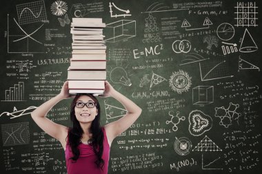 çekici Bayan başında sınıf adlı kitap getir