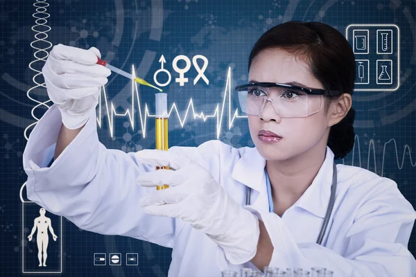 Schöne Wissenschaftlerin mit Pipette auf digitalem Hintergrund — Stockfoto