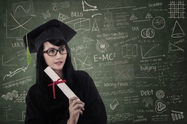 sınıf, çekici nerd mezunu