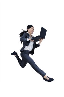 çalışan ve laptop holding heyecanlı kadın