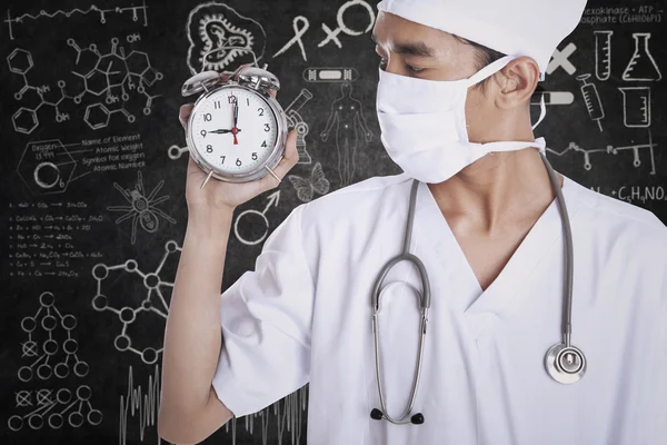 의사 지주 알람 시계 — 스톡 사진