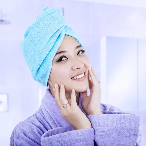 Woman after taking bath — Stock Photo, Image