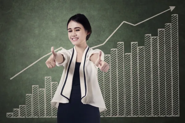 Businesswoman gives thumb up — Stock Photo, Image