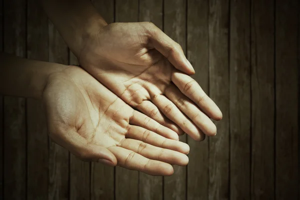 Пустые мужские руки — стоковое фото