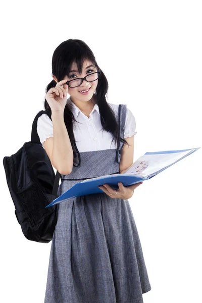 Estudiante de secundaria emocionada estudiando —  Fotos de Stock