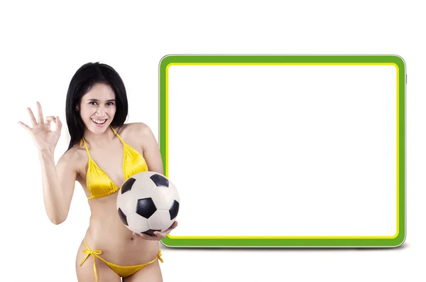 Aficionadas al fútbol femenino con copyspace —  Fotos de Stock