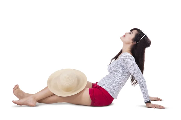 Mulher bonita usando chapéu de sol isolado 1 — Fotografia de Stock