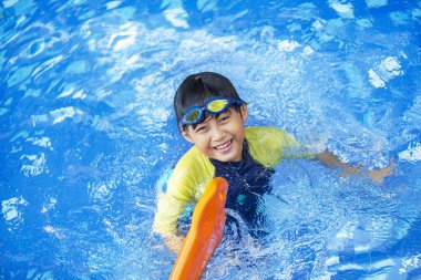 sevimli çocuk oyuncu Havuzu