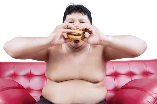 Hombre gordo comiendo hamburguesa 1 — Foto de Stock