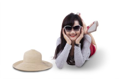 güzel bir kadın yerde 1