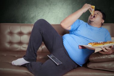 Obez kişi pizza, 3 yiyor
