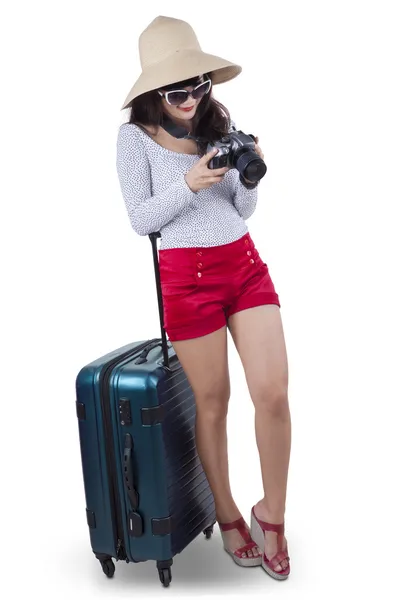 Aantrekkelijke vrouwelijke toeristische geïsoleerd 1 — Stockfoto