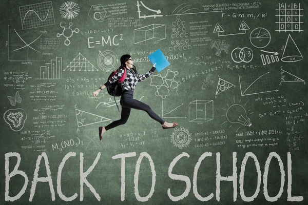 Entusiasm student tillbaka till skolan — Stockfoto