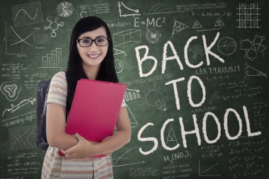 güzel Asyalı öğrenci sınıf 1