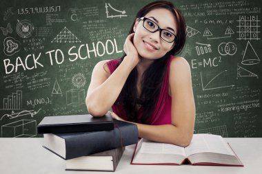 samimi Bayan üniversite öğrencisi sınıf 1