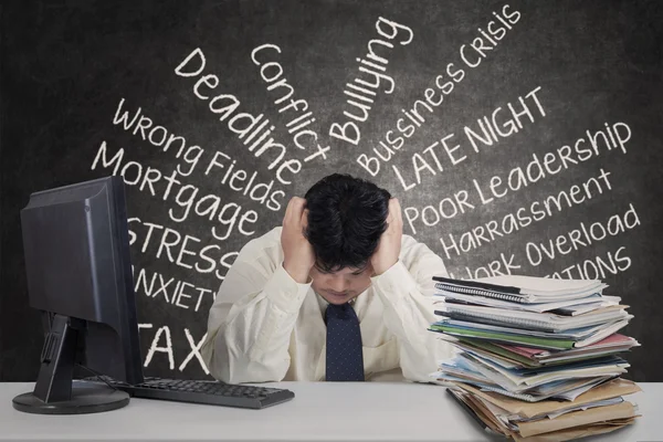 Fat businessman getting stressful 1 — Stock Photo, Image