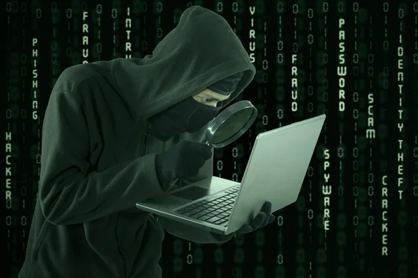 Spyware procurando informações — Fotografia de Stock