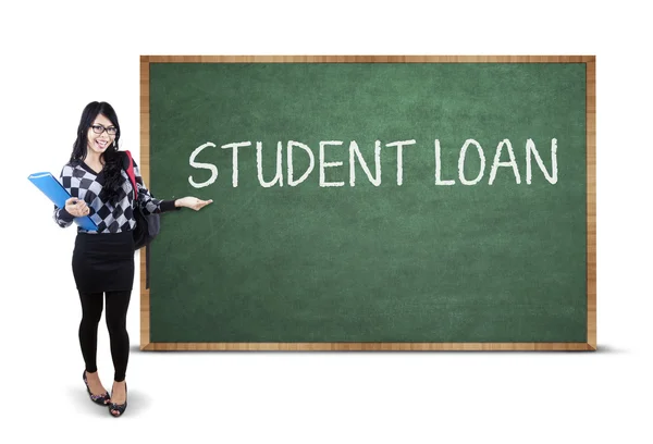 Estudante apresentando texto de empréstimo estudantil — Fotografia de Stock
