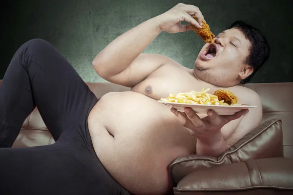 Gordo come junk food — Fotografia de Stock