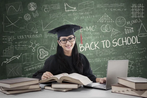 Pós-graduação estudando em classe — Fotografia de Stock